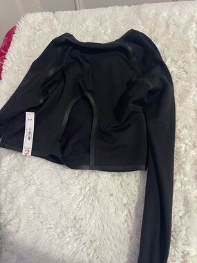 PINK Victoria's Secret Black Long-Sleeve Crop Top